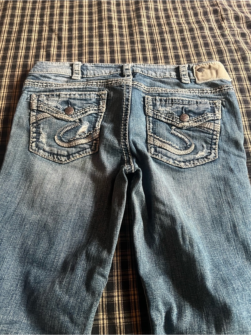 Silver Jeans Women's Light Blue Boot Cut Jeans with Embroidered Back Pockets